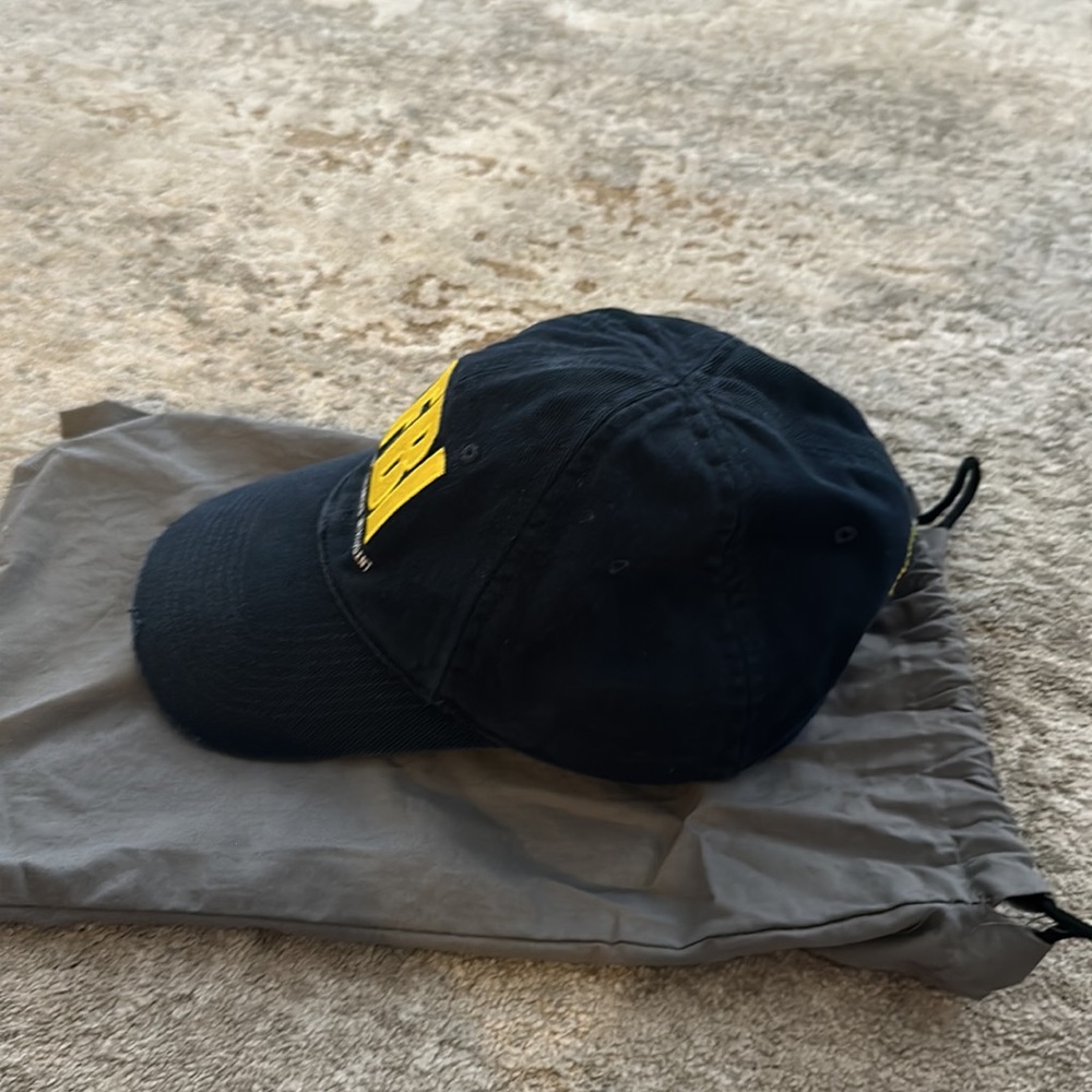 BALENCIAGA HAT - Picture 7 of 7